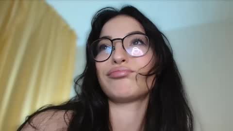 Snapshot of taachick chatting on 5, 2, 2025 T A A H I R A online show from 5, 2, 2025