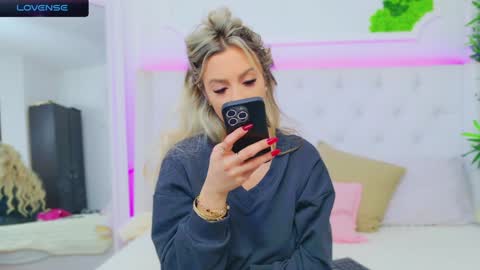 Snapshot of taahiraarabian chatting on 4, 1, 2025 Arianna online show from 4, 1, 2025