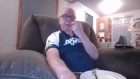 tacrunner66_ online show from 8, 2, 2026