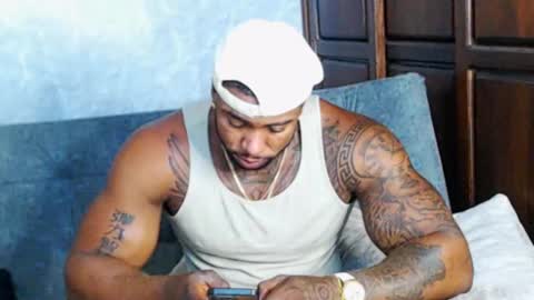 Tairon Tucke online show from 15, 1, 2025