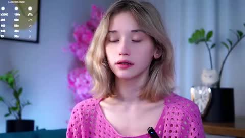 Mia online show from 8, 3, 2025