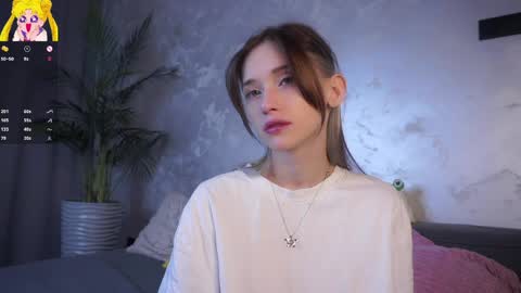 Mia online show from 12, 4, 2026