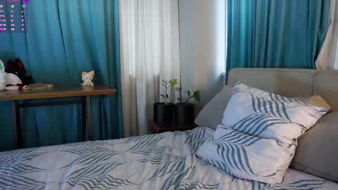 Molly online show from 6, 4, 2026