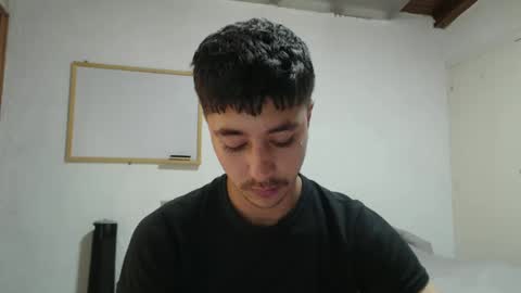 Snapshot of talhi_ chatting on 2, 1, 2025 talhi_ online show from 2, 1, 2025