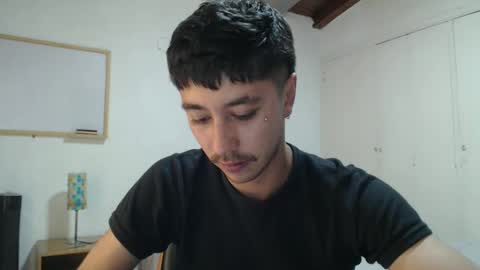 Snapshot of talhi_ chatting on 2, 1, 2025 talhi_ online show from 2, 1, 2025