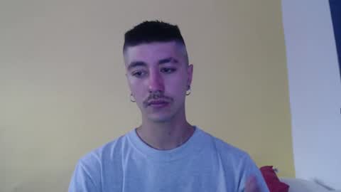 Snapshot of talhi_ chatting on 18, 11, 2025 talhi_ online show from 18, 11, 2025