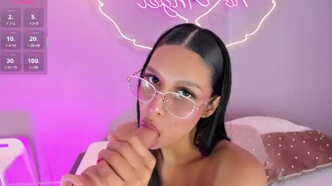 talianahernandez online show from 15, 7, 2026