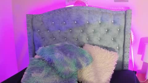 Talia Sky online show from 6, 5, 2026