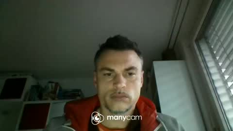 Snapshot of tambien chatting on 8, 1, 2025 tambien online show from 8, 1, 2025