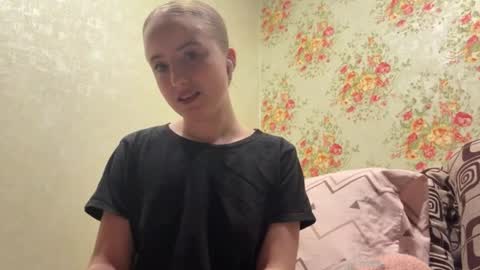 Karina online show from 16, 4, 2026