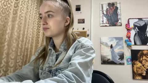 Karina online show from 22, 4, 2026