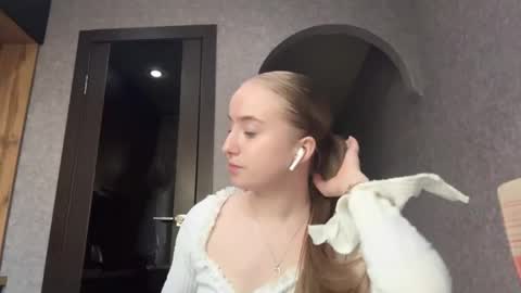 Karina online show from 29, 4, 2026