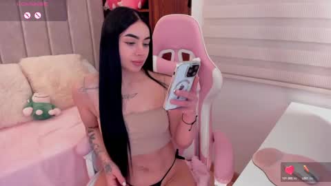 Snapshot of tammy_w chatting on 4, 10, 2025 Tammy online show from 4, 10, 2025