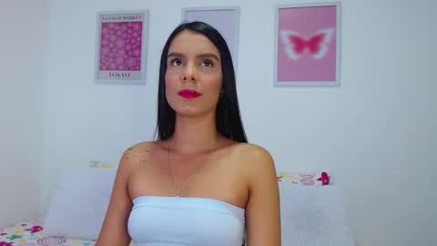 Snapshot of tamy_sweet01 chatting on 6, 1, 2025 tamy sweet01 online show from 6, 1, 2025