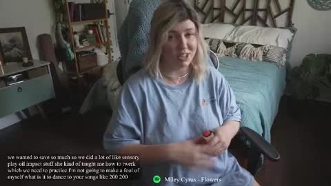 Lilith Eden  sometimes Eve online show from 18, 12, 2025