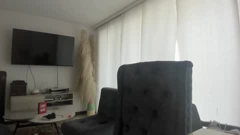 tara__ online show from 9, 10, 2025