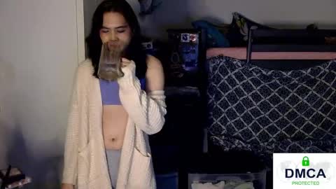 Snapshot of tashakai chatting on 3, 2, 2025 TashaKai online show from 3, 2, 2025