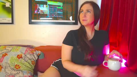 Vivian  Clark online show from 9, 11, 2025