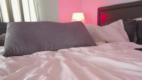 RHEA  pronanciation like Reya   online show from 7, 11, 2025