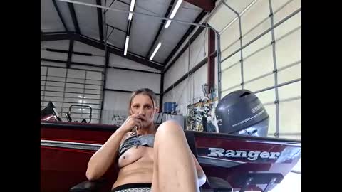 tastypeach6989 online show from 3, 5, 2026