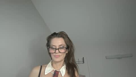 Apple Jucy online show from 22, 2, 2026