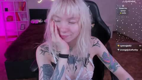 Snapshot of tattoo_artbaby chatting on 14, 4, 2026 tattoo_artbaby online show from 14, 4, 2026