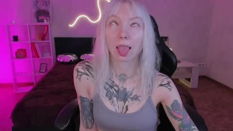 Snapshot of tattoo_artbaby chatting on 22, 4, 2026 tattoo_artbaby online show from 22, 4, 2026
