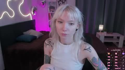 Snapshot of tattoo_artbaby chatting on 26, 4, 2026 tattoo_artbaby online show from 26, 4, 2026