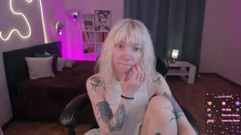 Snapshot of tattoo_artbaby chatting on 10, 5, 2026 tattoo_artbaby online show from 10, 5, 2026