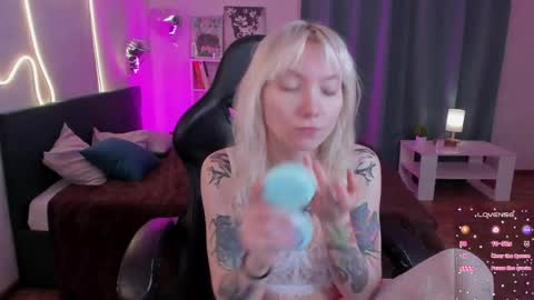 Snapshot of tattoo_artbaby chatting on 20, 5, 2026 tattoo_artbaby online show from 20, 5, 2026