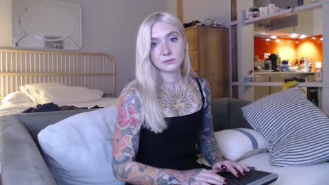 tattoobbgirl online show from 7, 2, 2025