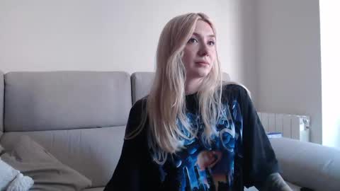 tattoobbgirl online show from 12, 9, 2025