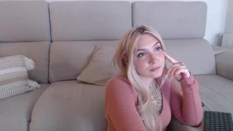 tattoobbgirl online show from 18, 9, 2025