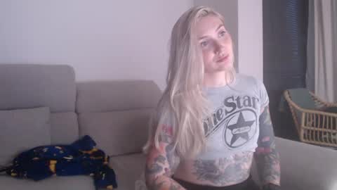 tattoobbgirl online show from 11, 11, 2025