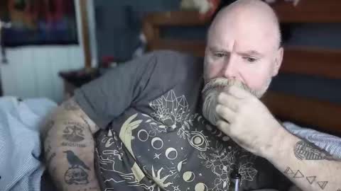 Snapshot of tattooeddilf01 chatting on 29, 9, 2025 Tattooeddilf 01 online show from 29, 9, 2025