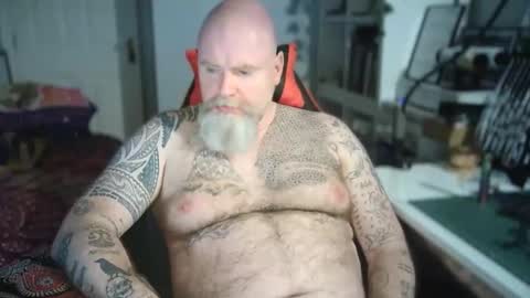 Snapshot of tattooeddilf01 chatting on 14, 10, 2025 Tattooeddilf 01 online show from 14, 10, 2025