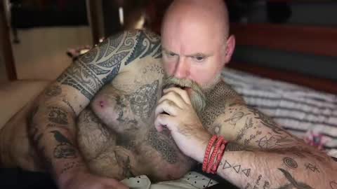 Snapshot of tattooeddilf01 chatting on 16, 10, 2025 Tattooeddilf 01 online show from 16, 10, 2025