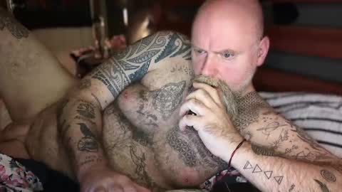 Snapshot of tattooeddilf01 chatting on 17, 10, 2025 Tattooeddilf 01 online show from 17, 10, 2025