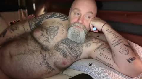 Snapshot of tattooeddilf01 chatting on 19, 10, 2025 Tattooeddilf 01 online show from 19, 10, 2025