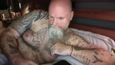 Snapshot of tattooeddilf01 chatting on 23, 10, 2025 Tattooeddilf 01 online show from 23, 10, 2025