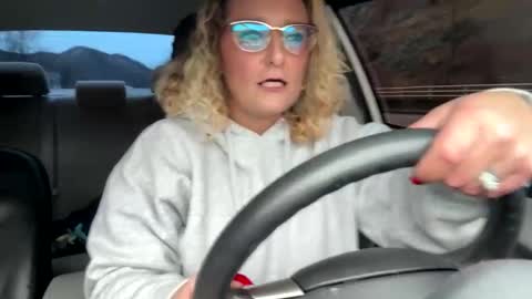 Lisa Lovely online show from 12, 2, 2025