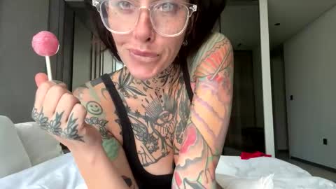 tattooedlucy_ online show from 14, 1, 2026