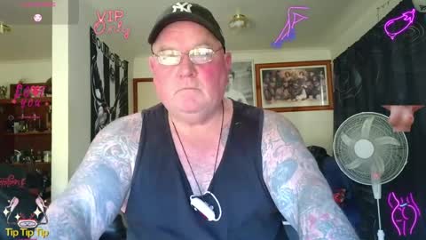 Snapshot of tattzsexy chatting on 17, 7, 2026 tattzsexy online show from 17, 7, 2026