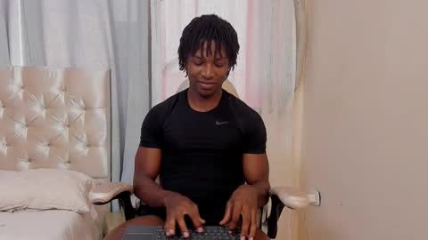 Snapshot of tau_montes chatting on 9, 10, 2025 tau_montes online show from 9, 10, 2025