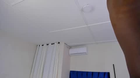Snapshot of tau_montes chatting on 7, 3, 2026 tau_montes online show from 7, 3, 2026