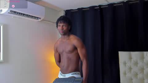 Snapshot of tau_montes chatting on 1, 4, 2026 tau_montes online show from 1, 4, 2026
