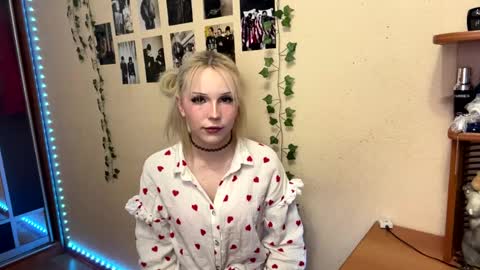 Lily online show from 15, 3, 2026