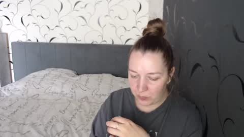 Snapshot of taxxxu chatting on 12, 7, 2026 Diana online show from 12, 7, 2026