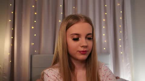 Snapshot of tayelin chatting on 15, 5, 2026 Taya online show from 15, 5, 2026