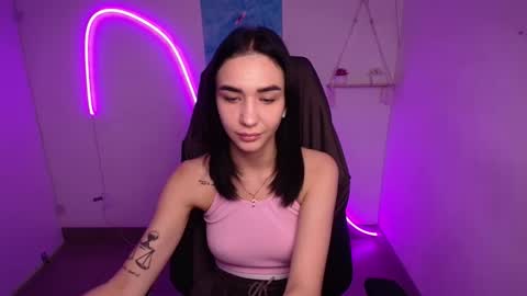 Tayla online show from 6, 11, 2025